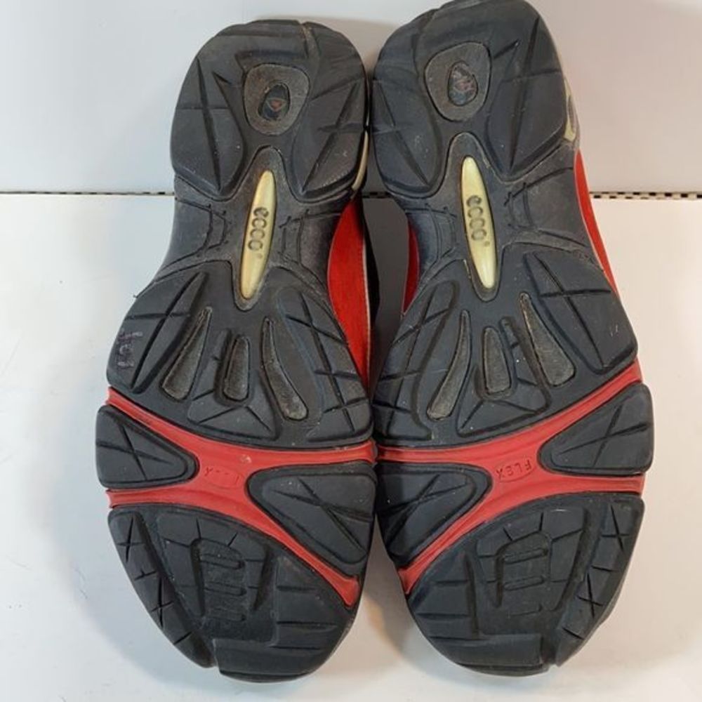 Ecco women's receptor red suede zip up front sneaker casual shoe size 8 - Picture 4 of 8